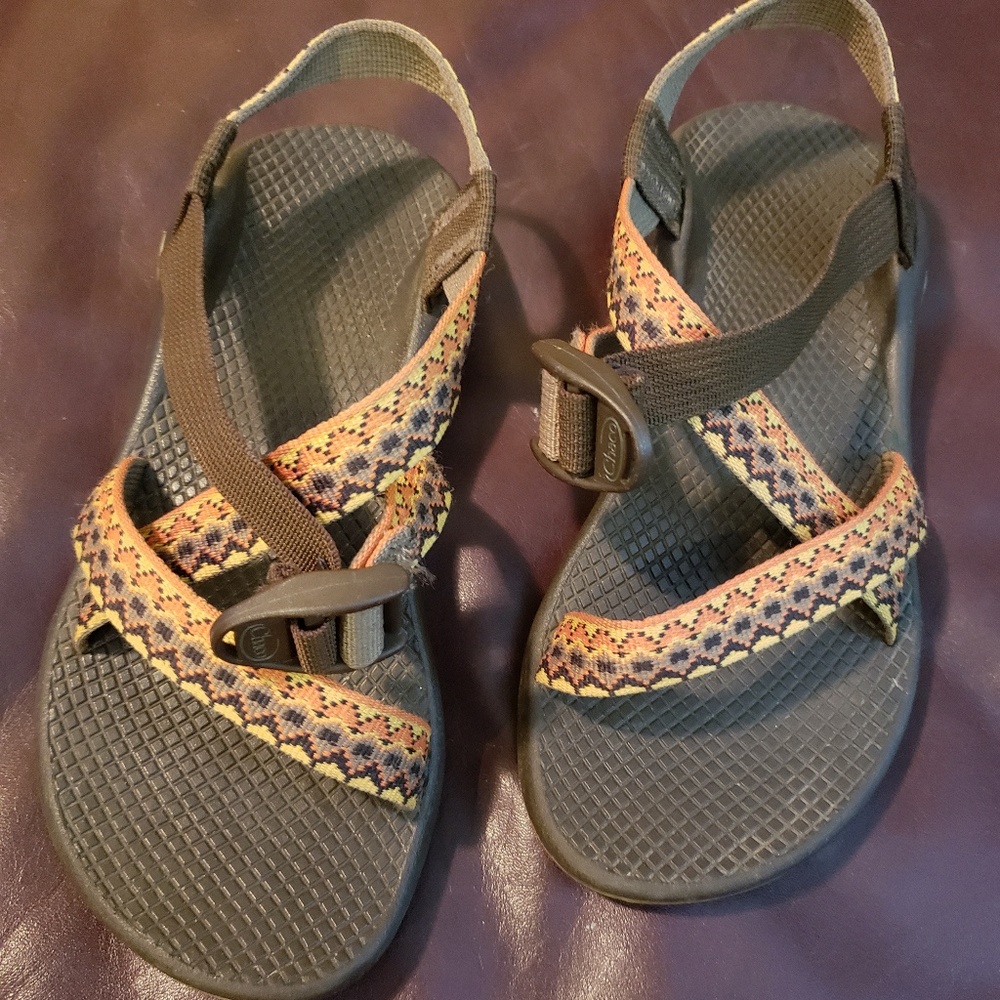 GUC Ladies Chaco sz 6